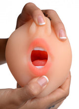 Lade das Bild in den Galerie-Viewer, Sarahs sexy Mund Stroker