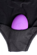 Lade das Bild in den Galerie-Viewer, Naughty Knickers Silikon-Fernbedienung Slip mit Vibrator