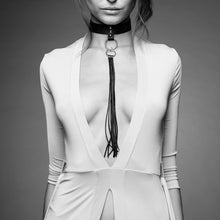 Lade das Bild in den Galerie-Viewer, MAZE Halskragen mit Flogger