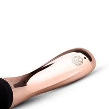 Lade das Bild in den Galerie-Viewer, Rosy Gold - Nouveau Curve Massager