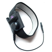 Lade das Bild in den Galerie-Viewer, Charming Chuck
