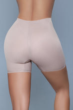 Lade das Bild in den Galerie-Viewer, Shape Shifter Figurformende Shorts - Beige
