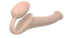 Lade das Bild in den Galerie-Viewer, Strap On Me - Halterloser Strap-on Dildo - Größe M - Beige
