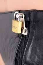 Lade das Bild in den Galerie-Viewer, Gemeines Ledersuspensorium mit Dornen
