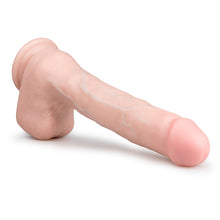 Lade das Bild in den Galerie-Viewer, Realistischer hautfarbener Dildo - 29,5 cm
