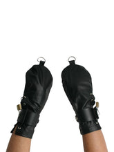 Lade das Bild in den Galerie-Viewer, Enge Bondage-Handschuhe aus Leder
